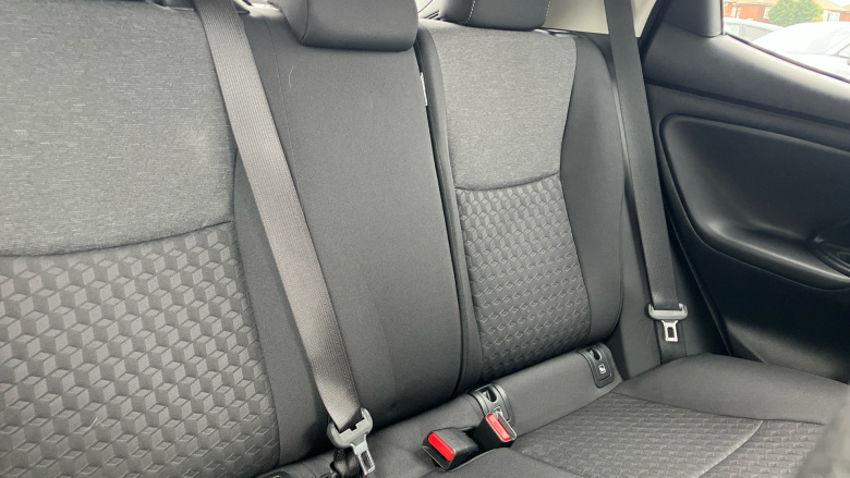 Toyota Yaris 1.5 Hybrid Design 5dr CVT Hybrid Hatchback